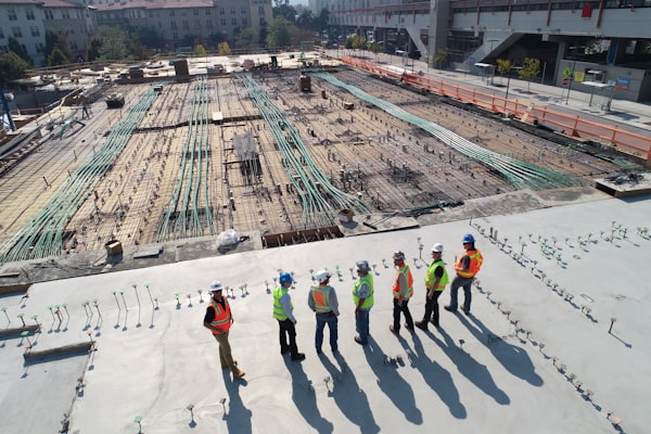 Construcción comercial e institucional